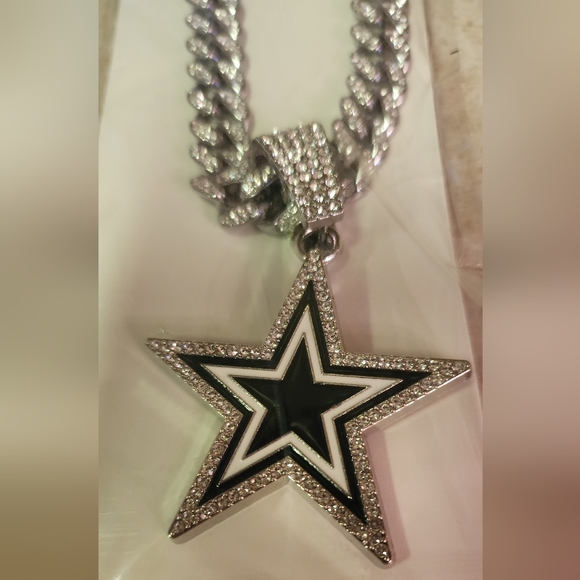 Gorgeous Dallas Cowboys football team iced out style 20".  Other teams … - Picture 3 of 8